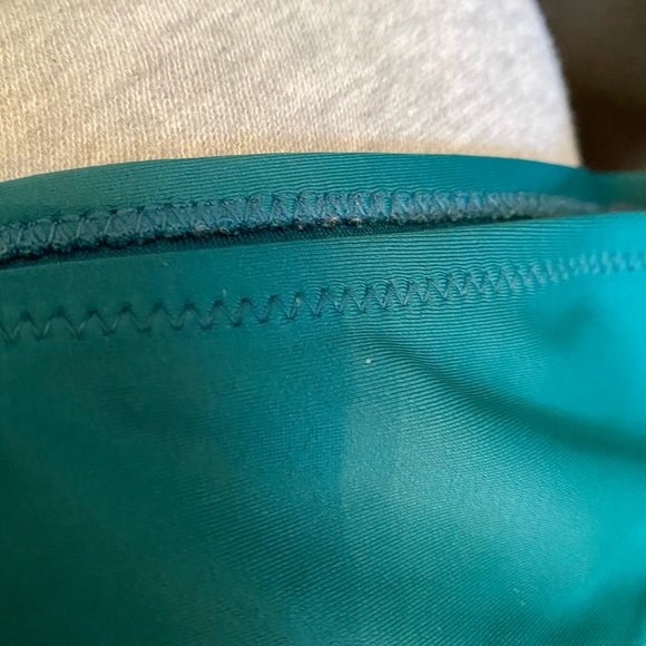 Old Navy dark green bathing suit bottom no size tag but it fits a size S - Picture 4 of 4